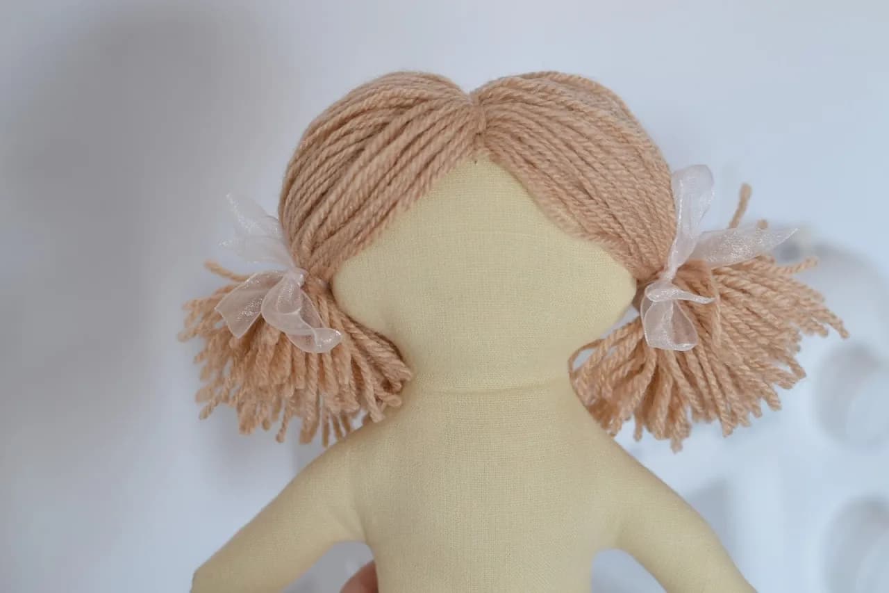 Jak uszyć lalkę przytulankę - proste kroki, które musisz znać