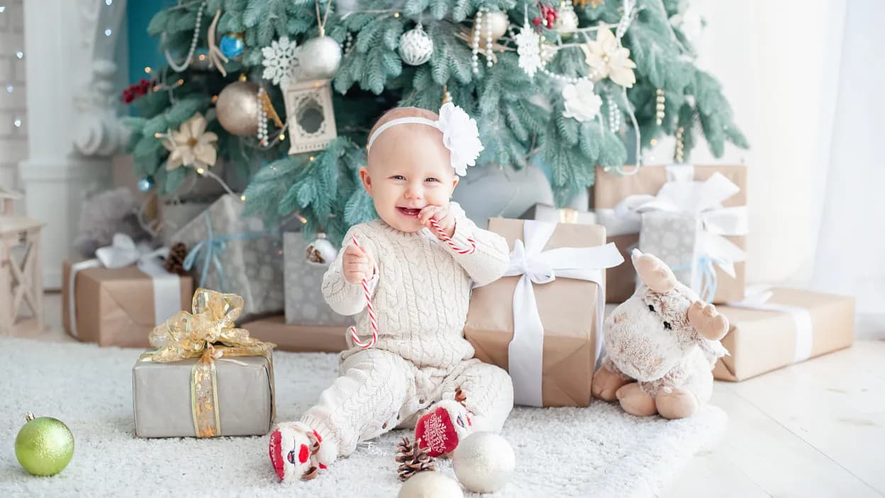Co kupić 2 miesięcznemu dziecku pod choinkę, aby było bezpieczne?